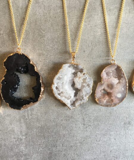 Alternative view of Krystal Halskæde