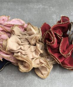 Alternative view of Jette - Scrunchie