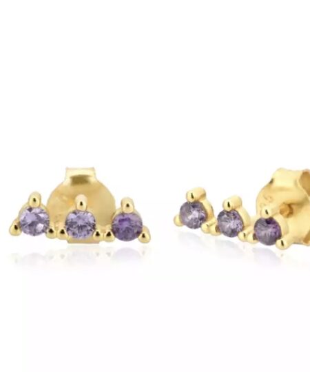 Oplev den ultimative elegance med vores unikke udvalg af øreringe til salg! Vores håndplukkede kollektion tilbyder et væld af stilarter, fra klassiske og tidløse designs til moderne og iøjnefaldende statement-stykker. Uanset om du er på udkig efter noget subtilt til hverdagsbrug eller ønsker at skille dig ud til særlige begivenheder, har vi de perfekte øreringe til dig. Køb nu og tilføj en strålende og personlig touch til dine outfits!