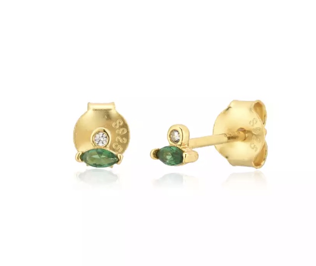 Oplev den ultimative elegance med vores unikke udvalg af øreringe til salg! Vores håndplukkede kollektion tilbyder et væld af stilarter, fra klassiske og tidløse designs til moderne og iøjnefaldende statement-stykker. Uanset om du er på udkig efter noget subtilt til hverdagsbrug eller ønsker at skille dig ud til særlige begivenheder, har vi de perfekte øreringe til dig. Køb nu og tilføj en strålende og personlig touch til dine outfits!