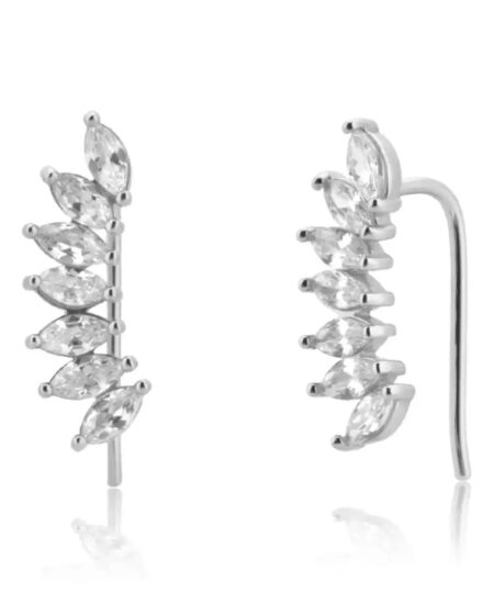 Oplev den ultimative elegance med vores unikke udvalg af øreringe til salg! Vores håndplukkede kollektion tilbyder et væld af stilarter, fra klassiske og tidløse designs til moderne og iøjnefaldende statement-stykker. Uanset om du er på udkig efter noget subtilt til hverdagsbrug eller ønsker at skille dig ud til særlige begivenheder, har vi de perfekte øreringe til dig. Køb nu og tilføj en strålende og personlig touch til dine outfits!