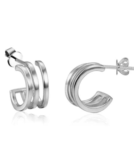 øreringe Oplev den ultimative elegance med vores unikke udvalg af øreringe til salg! Vores håndplukkede kollektion tilbyder et væld af stilarter, fra klassiske og tidløse designs til moderne og iøjnefaldende statement-stykker. Uanset om du er på udkig efter noget subtilt til hverdagsbrug eller ønsker at skille dig ud til særlige begivenheder, har vi de perfekte øreringe til dig. Køb nu og tilføj en strålende og personlig touch til dine outfits!