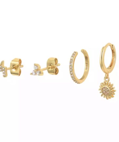 Øreringe Oplev den ultimative elegance med vores unikke udvalg af øreringe til salg! Vores håndplukkede kollektion tilbyder et væld af stilarter, fra klassiske og tidløse designs til moderne og iøjnefaldende statement-stykker. Uanset om du er på udkig efter noget subtilt til hverdagsbrug eller ønsker at skille dig ud til særlige begivenheder, har vi de perfekte øreringe til dig. Køb nu og tilføj en strålende og personlig touch til dine outfits! Find den perfekte julegave eller fødselsdagsgave til hende blandt vores betagende udvalg af smukke smykker, herunder øreringe og halskæder! Vores kollektion er nøje udvalgt for at tilbyde en bred vifte af stilfulde designs, der vil glæde enhver kvinde. Uanset om du ønsker at forære hende et tidløst og klassisk smykke eller ønsker at overraske med en moderne og iøjnefaldende kreation, har vi den ideelle gave til hende. Vores smykker er skabt med dedikation og kærlighed for at bringe glæde til hverdagen og skabe mindeværdige øjeblikke. Køb nu, og lad vores julegave eller fødselsdagsgave til hende smykker være den perfekte gave, der vil skinne som de mest dyrebare juveler i hendes samling.