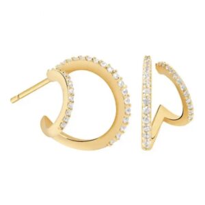 Øreringe Oplev den ultimative elegance med vores unikke udvalg af øreringe til salg! Vores håndplukkede kollektion tilbyder et væld af stilarter, fra klassiske og tidløse designs til moderne og iøjnefaldende statement-stykker. Uanset om du er på udkig efter noget subtilt til hverdagsbrug eller ønsker at skille dig ud til særlige begivenheder, har vi de perfekte øreringe til dig. Køb nu og tilføj en strålende og personlig touch til dine outfits! Find den perfekte julegave eller fødselsdagsgave til hende blandt vores betagende udvalg af smukke smykker, herunder øreringe og halskæder! Vores kollektion er nøje udvalgt for at tilbyde en bred vifte af stilfulde designs, der vil glæde enhver kvinde. Uanset om du ønsker at forære hende et tidløst og klassisk smykke eller ønsker at overraske med en moderne og iøjnefaldende kreation, har vi den ideelle gave til hende. Vores smykker er skabt med dedikation og kærlighed for at bringe glæde til hverdagen og skabe mindeværdige øjeblikke. Køb nu, og lad vores julegave eller fødselsdagsgave til hende smykker være den perfekte gave, der vil skinne som de mest dyrebare juveler i hendes samling.