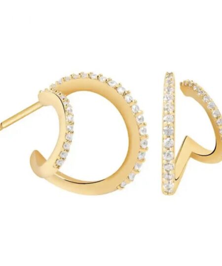 Øreringe Oplev den ultimative elegance med vores unikke udvalg af øreringe til salg! Vores håndplukkede kollektion tilbyder et væld af stilarter, fra klassiske og tidløse designs til moderne og iøjnefaldende statement-stykker. Uanset om du er på udkig efter noget subtilt til hverdagsbrug eller ønsker at skille dig ud til særlige begivenheder, har vi de perfekte øreringe til dig. Køb nu og tilføj en strålende og personlig touch til dine outfits! Find den perfekte julegave eller fødselsdagsgave til hende blandt vores betagende udvalg af smukke smykker, herunder øreringe og halskæder! Vores kollektion er nøje udvalgt for at tilbyde en bred vifte af stilfulde designs, der vil glæde enhver kvinde. Uanset om du ønsker at forære hende et tidløst og klassisk smykke eller ønsker at overraske med en moderne og iøjnefaldende kreation, har vi den ideelle gave til hende. Vores smykker er skabt med dedikation og kærlighed for at bringe glæde til hverdagen og skabe mindeværdige øjeblikke. Køb nu, og lad vores julegave eller fødselsdagsgave til hende smykker være den perfekte gave, der vil skinne som de mest dyrebare juveler i hendes samling.