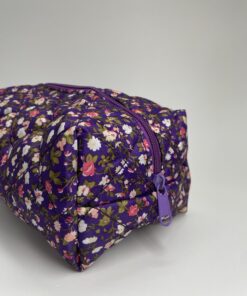 blomstret blomstret firkantet kosmetiktaske kosmetiktaske køb makeup taske online køb makeup taske online luksus kosmetik taske luksus kosmetik taske rejsetaske makeup rejsetaske organisering af makeup organisering af makeup plys plys rejsevenlig makeup taske rejsevenlig makeup taske sminkepung sminkepung tilbehør til makeup tilbehør til makeup udvalg af farver og størrelser udvalg af farver og størrelser toilet