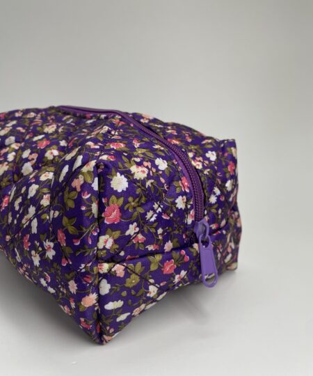 blomstret blomstret firkantet kosmetiktaske kosmetiktaske køb makeup taske online køb makeup taske online luksus kosmetik taske luksus kosmetik taske rejsetaske makeup rejsetaske organisering af makeup organisering af makeup plys plys rejsevenlig makeup taske rejsevenlig makeup taske sminkepung sminkepung tilbehør til makeup tilbehør til makeup udvalg af farver og størrelser udvalg af farver og størrelser toilet