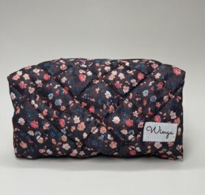 blomstret blomstret firkantet kosmetiktaske kosmetiktaske køb makeup taske online køb makeup taske online luksus kosmetik taske luksus kosmetik taske rejsetaske makeup rejsetaske organisering af makeup organisering af makeup plys plys rejsevenlig makeup taske rejsevenlig makeup taske sminkepung sminkepung tilbehør til makeup tilbehør til makeup udvalg af farver og størrelser udvalg af farver og størrelser toilet
