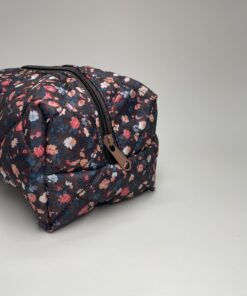 blomstret blomstret firkantet kosmetiktaske kosmetiktaske køb makeup taske online køb makeup taske online luksus kosmetik taske luksus kosmetik taske rejsetaske makeup rejsetaske organisering af makeup organisering af makeup plys plys rejsevenlig makeup taske rejsevenlig makeup taske sminkepung sminkepung tilbehør til makeup tilbehør til makeup udvalg af farver og størrelser udvalg af farver og størrelser toilet