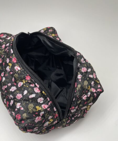 blomstret blomstret firkantet kosmetiktaske kosmetiktaske køb makeup taske online køb makeup taske online luksus kosmetik taske luksus kosmetik taske rejsetaske makeup rejsetaske organisering af makeup organisering af makeup plys plys rejsevenlig makeup taske rejsevenlig makeup taske sminkepung sminkepung tilbehør til makeup tilbehør til makeup udvalg af farver og størrelser udvalg af farver og størrelser toilet