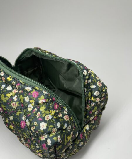 blomstret blomstret firkantet kosmetiktaske kosmetiktaske køb makeup taske online køb makeup taske online luksus kosmetik taske luksus kosmetik taske rejsetaske makeup rejsetaske organisering af makeup organisering af makeup plys plys rejsevenlig makeup taske rejsevenlig makeup taske sminkepung sminkepung tilbehør til makeup tilbehør til makeup udvalg af farver og størrelser udvalg af farver og størrelser toilet