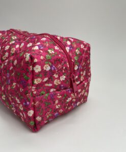 blomstret blomstret firkantet kosmetiktaske kosmetiktaske køb makeup taske online køb makeup taske online luksus kosmetik taske luksus kosmetik taske rejsetaske makeup rejsetaske organisering af makeup organisering af makeup plys plys rejsevenlig makeup taske rejsevenlig makeup taske sminkepung sminkepung tilbehør til makeup tilbehør til makeup udvalg af farver og størrelser udvalg af farver og størrelser toilet