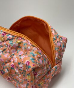 blomstret blomstret firkantet kosmetiktaske kosmetiktaske køb makeup taske online køb makeup taske online luksus kosmetik taske luksus kosmetik taske rejsetaske makeup rejsetaske organisering af makeup organisering af makeup plys plys rejsevenlig makeup taske rejsevenlig makeup taske sminkepung sminkepung tilbehør til makeup tilbehør til makeup udvalg af farver og størrelser udvalg af farver og størrelser toilet