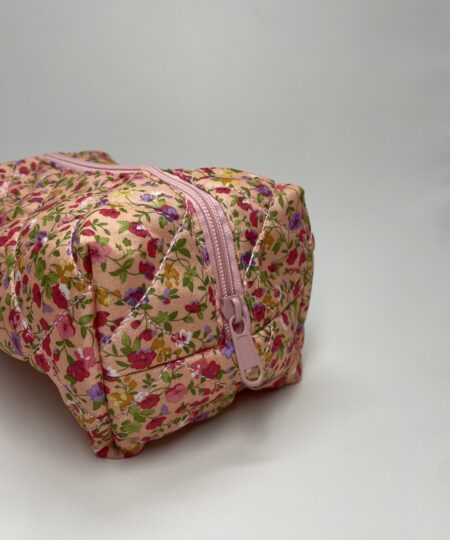 blomstret blomstret firkantet kosmetiktaske kosmetiktaske køb makeup taske online køb makeup taske online luksus kosmetik taske luksus kosmetik taske rejsetaske makeup rejsetaske organisering af makeup organisering af makeup plys plys rejsevenlig makeup taske rejsevenlig makeup taske sminkepung sminkepung tilbehør til makeup tilbehør til makeup udvalg af farver og størrelser udvalg af farver og størrelser toilet