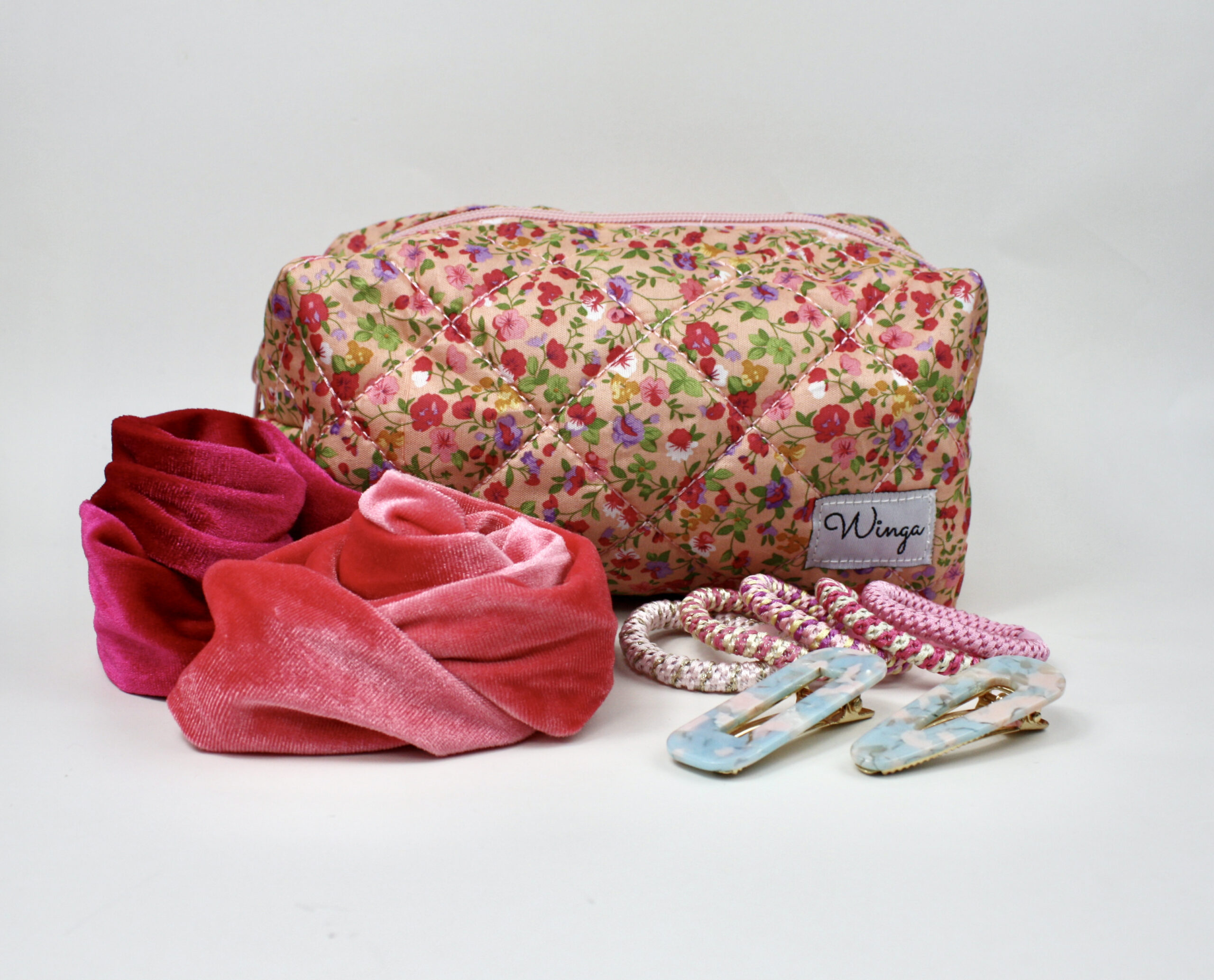 Adventspakke fra Winga med hårpynt, hårbånd, elastikker og store hårklemmer – luksus adventsgave til kvinder i valgte farver