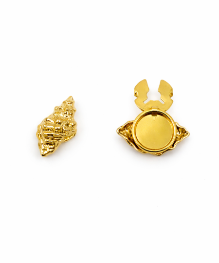 Knappeskjuler Shell i guld – konkylieformet button cover til skjorter og bluser