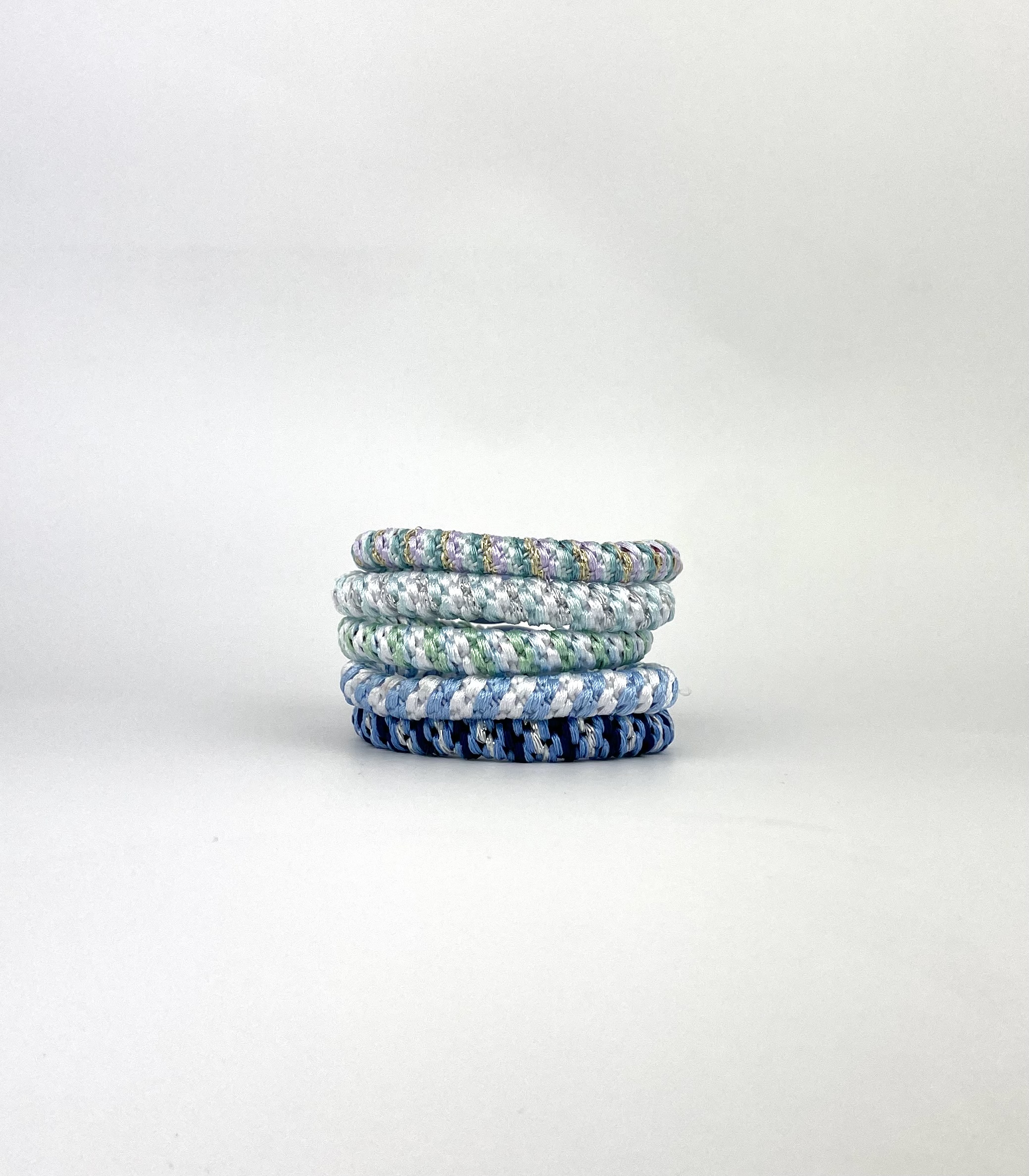 Pony-elastikker i forskellige farver – praktiske hårelastikker til børn og voksne