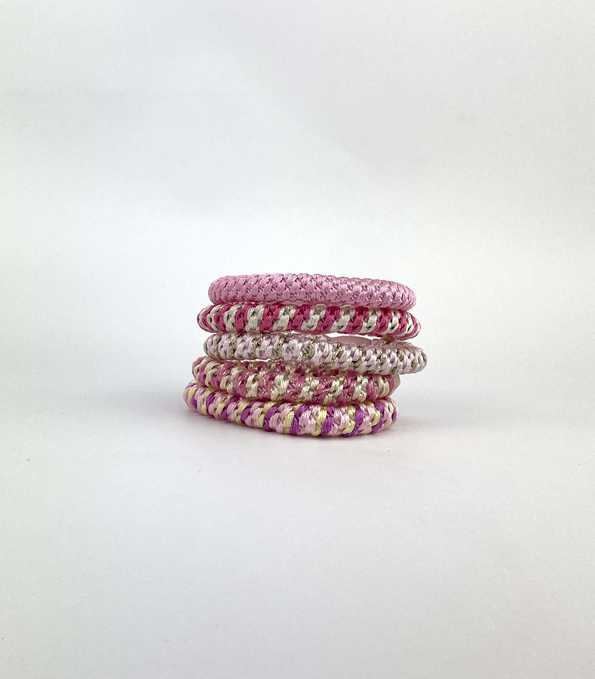 Pony-elastikker i forskellige farver – praktiske hårelastikker til børn og voksne