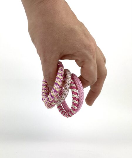 Pony-elastikker i forskellige farver – praktiske hårelastikker til børn og voksne