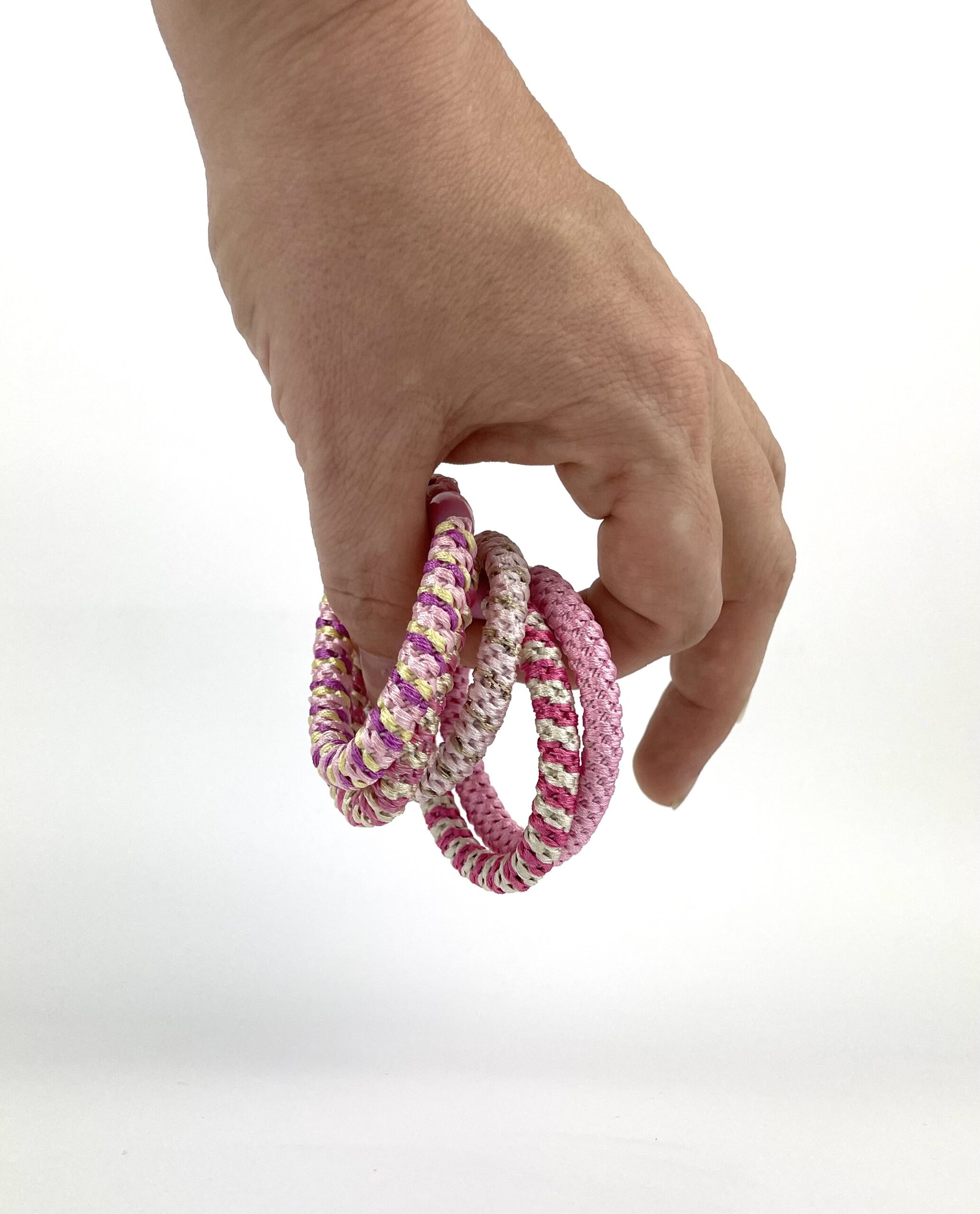 Pony-elastikker i forskellige farver – praktiske hårelastikker til børn og voksne