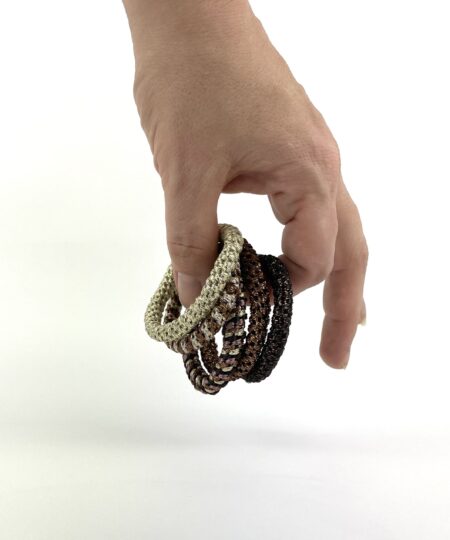 Pony-elastikker i forskellige farver – praktiske hårelastikker til børn og voksne